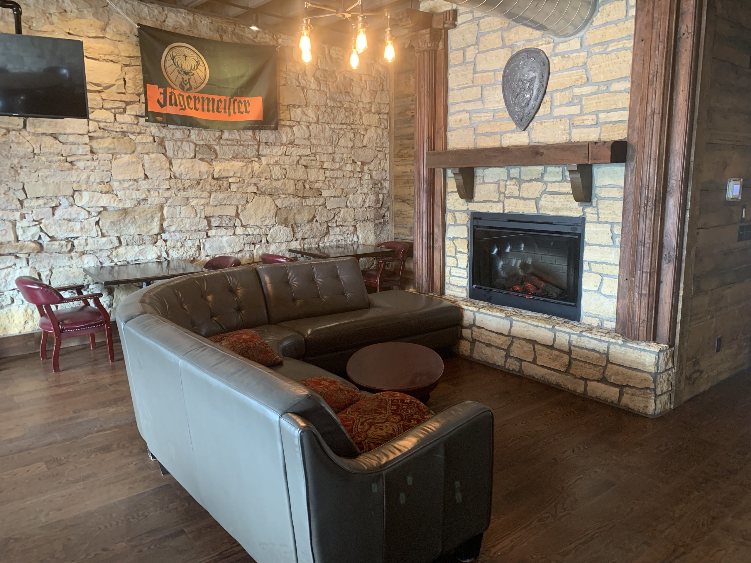 Max's Live Music bar, party room and restaurant